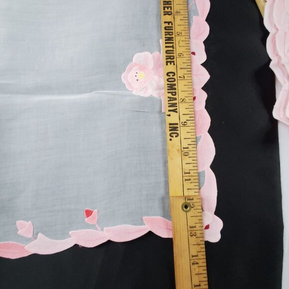 VTG 4 Hand Applique Embroidered Organdy Linen Placemats Pink White By Brode Main - Picture 7 of 14